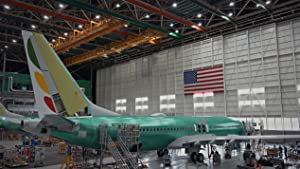 Omslagsbild till Downfall: The Case Against Boeing